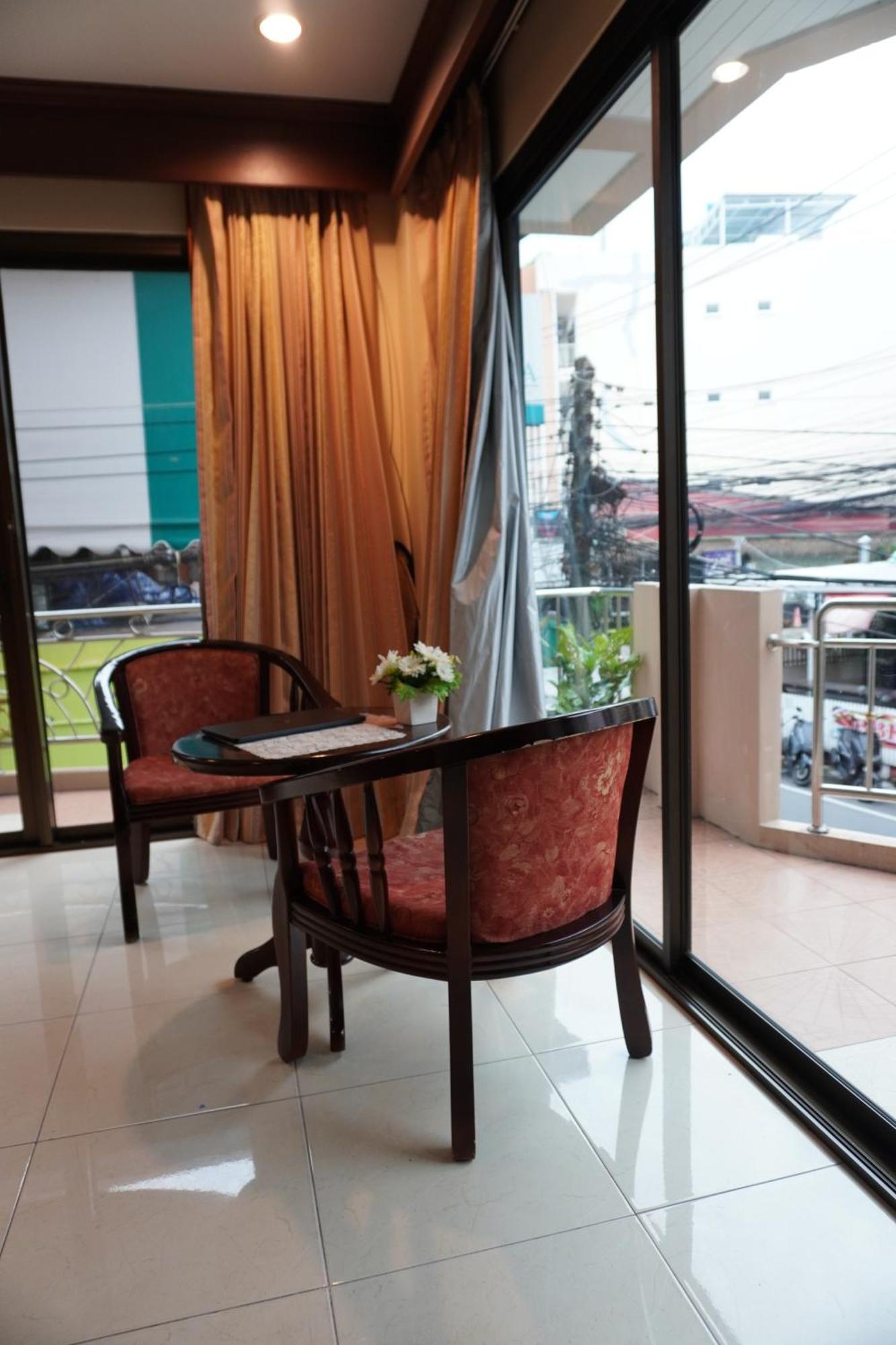 Centre Point Nanai Hotel Patong Exterior photo